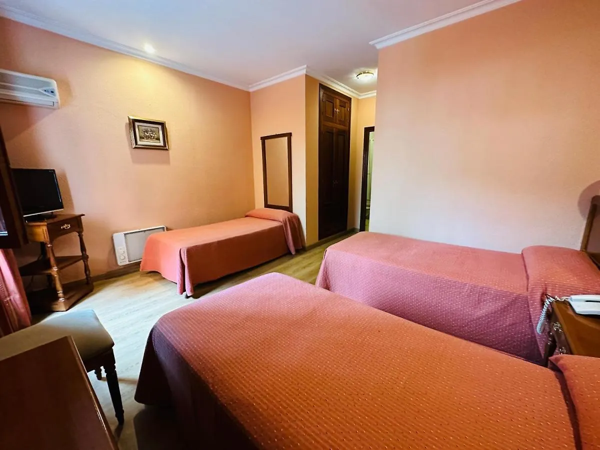 Hotel Los Castanos Aracena 2*,  Espanha