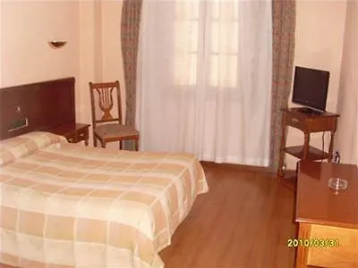 Hotel Los Castanos Aracena 2*,  Espanha
